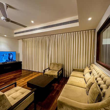 Brand New Water Front Luxury Cinnamon Suites Apartment In Heart Of Colombo City Exterior photo